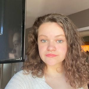 Meet your Posher, Mia